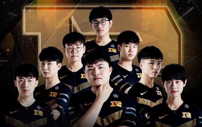 与队友进行 与队友进行