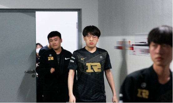 多个环节全 多个环节全